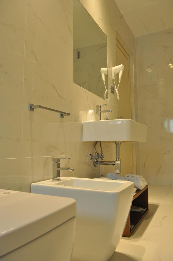 Hnn Luxury Suites Genoa Ngoại thất bức ảnh