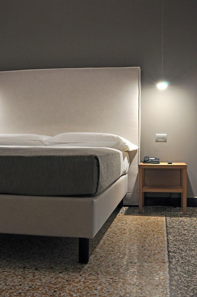 Hnn Luxury Suites Genoa Ngoại thất bức ảnh