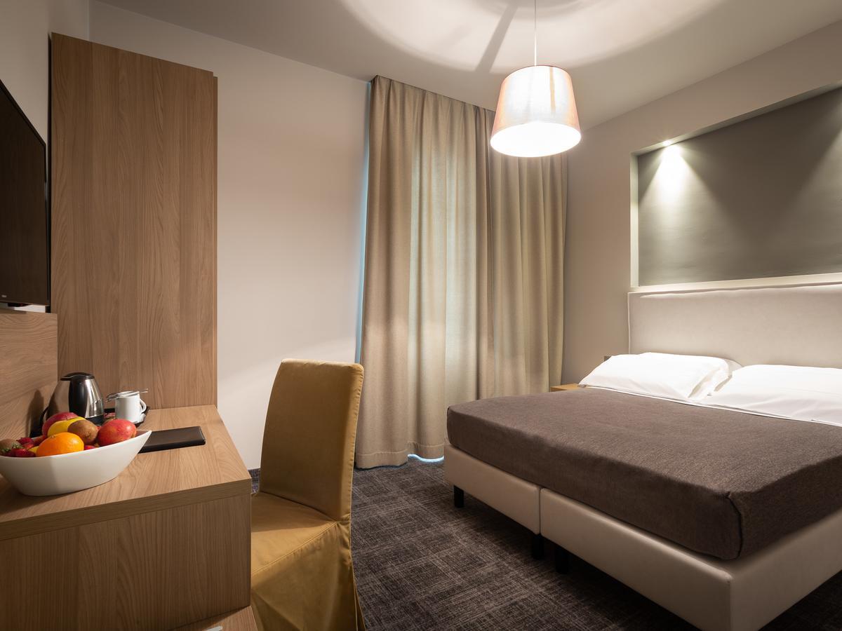 Hnn Luxury Suites Genoa Ngoại thất bức ảnh